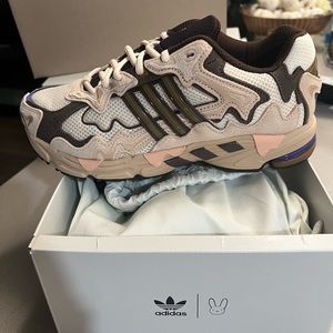 Bad Bunny Response CL Shoes